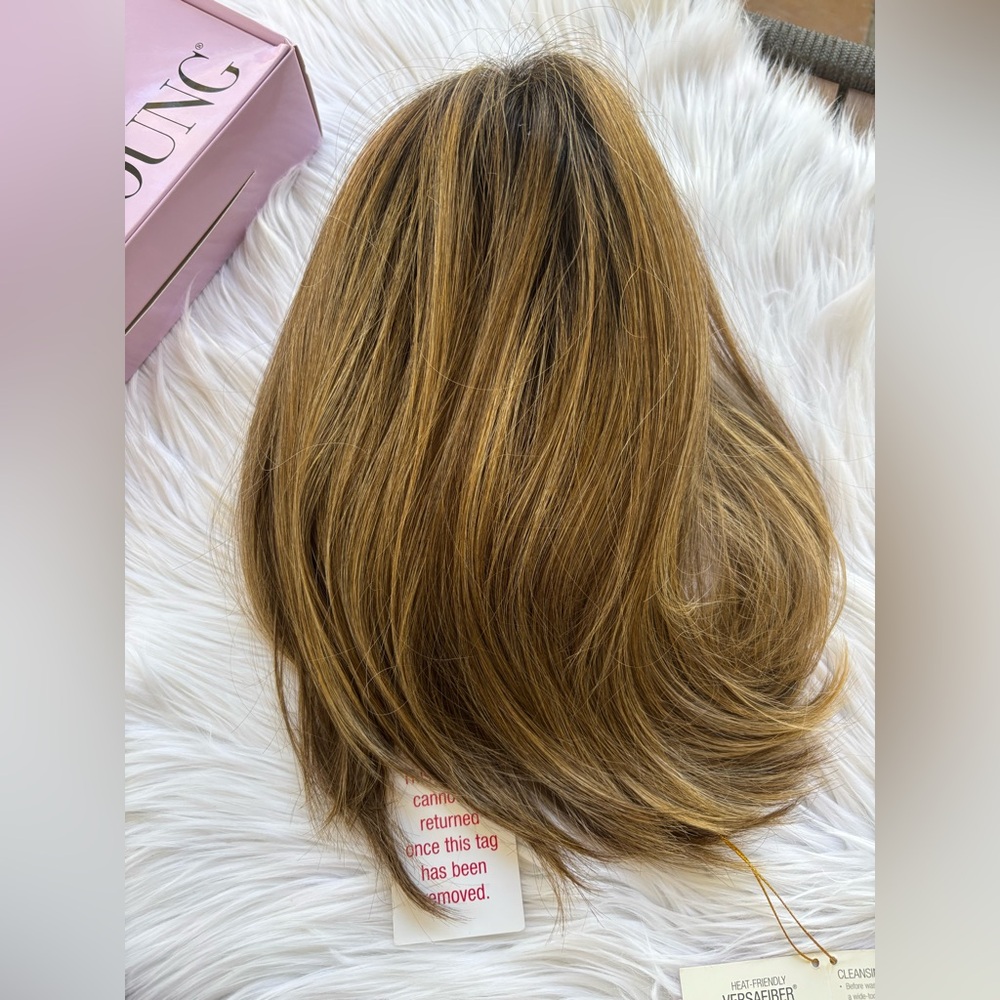 Paula Young Versafiber Shannon Wig – Style A1136 – Color SF10/26#6 Average Size - Picture 5 of 10